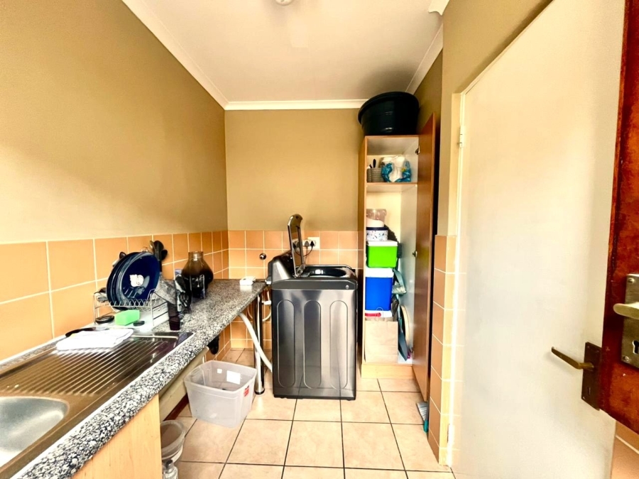 To Let 4 Bedroom Property for Rent in Cashan North West